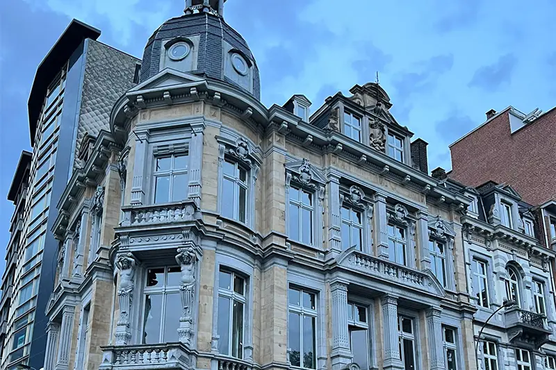 Laminated Wood Joinery: Residential Building, Liege, Belgium