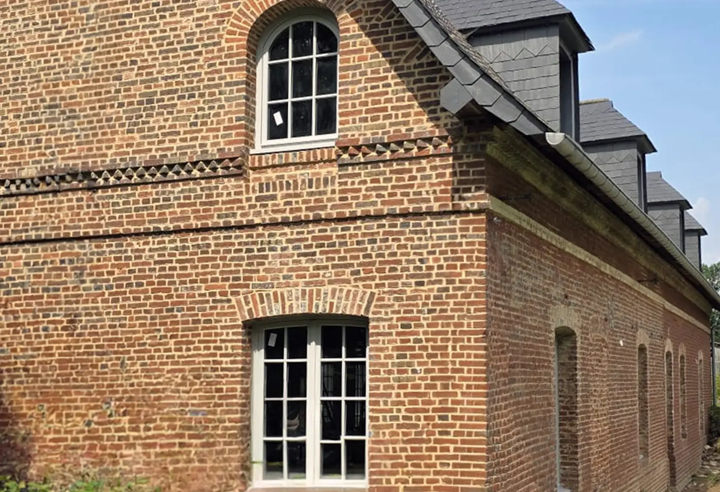 Laminated Wood Joinery: Residential project in Normandy, France