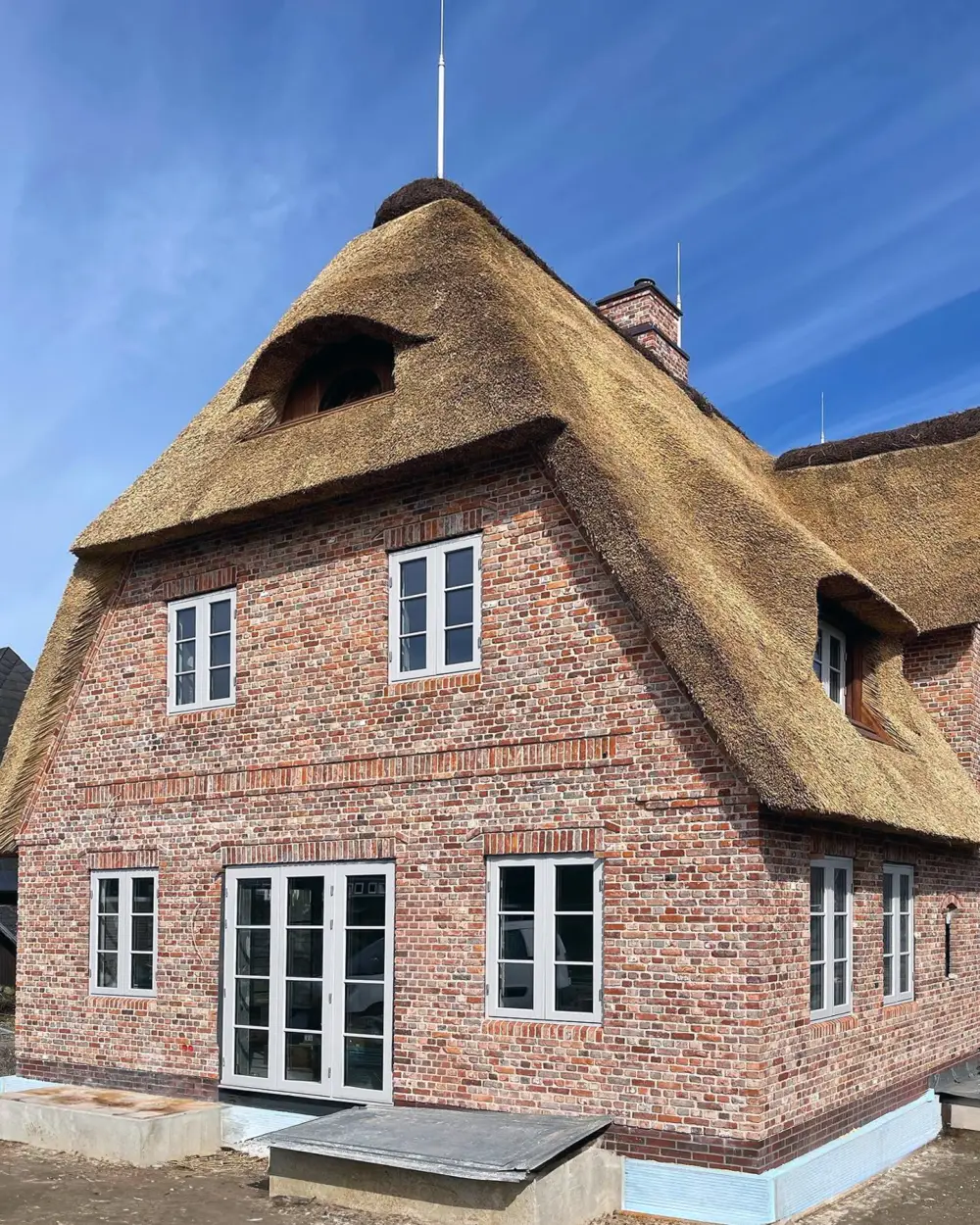 Laminated Wood Joinery: Residential project in Sylt Island, Germany
