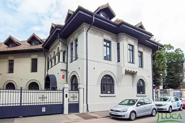 Laminated Wood Joinery: Private building from the Interwar period, Bucharest