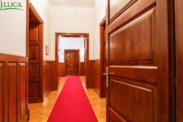 Laminated Wood Joinery: The Registry Office of the 3rd District