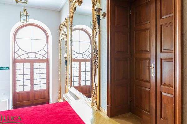 Laminated Wood Joinery: The Registry Office of the 3rd District