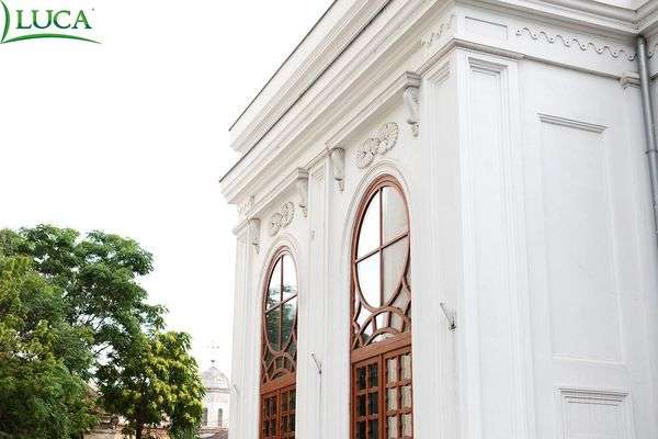 Laminated Wood Joinery: The Registry Office of the 3rd District