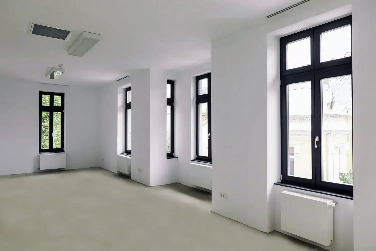 Laminated Wood Joinery: Private building from the Interwar period, Bucharest, Romania