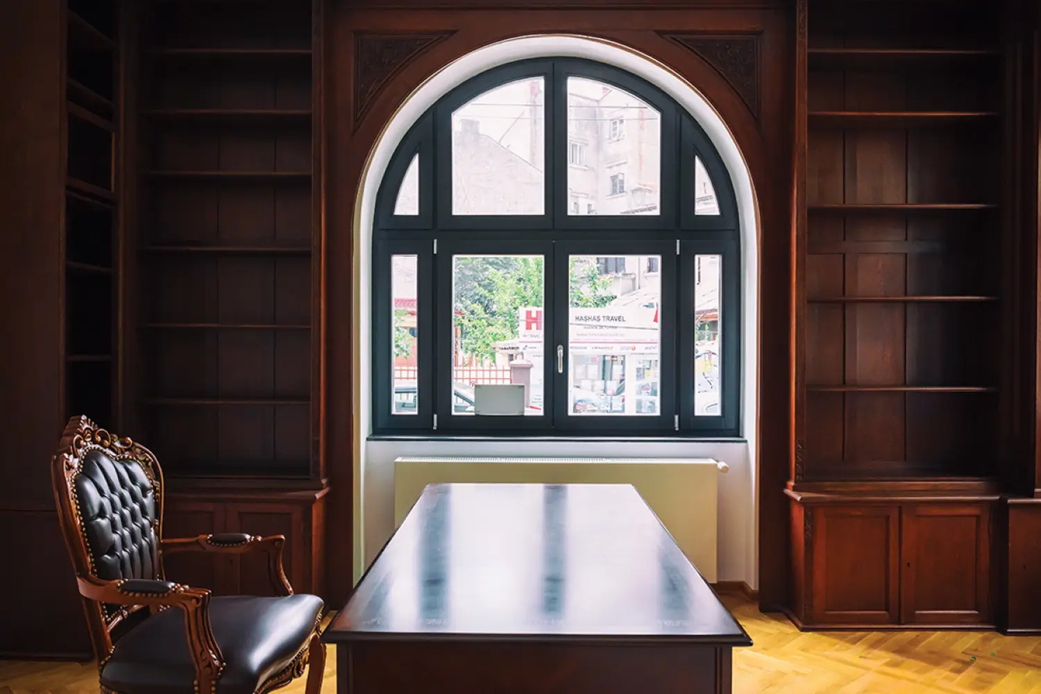 Laminated Wood Joinery: Private building from the Interwar period, Bucharest, Romania