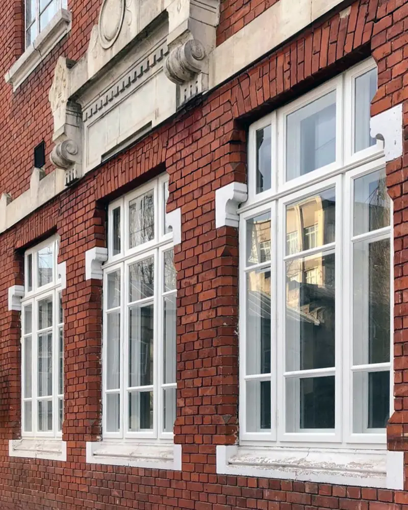 Tâmplărie Lemn Stratificat: Academia Tehnică Militară, București, România