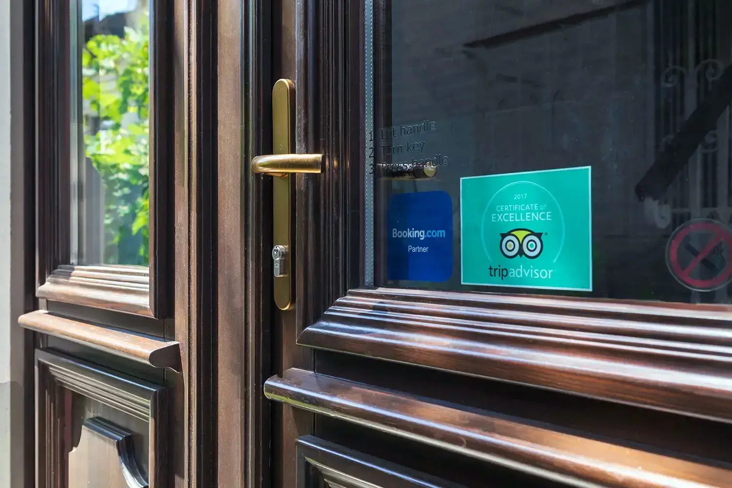 Tâmplărie Lemn Stratificat: Good Living Boutique Hotel, București, România
